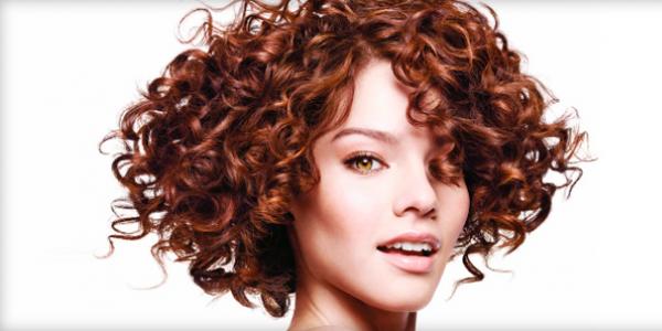Vlažna hemija za srednju kosu: karakteristike postupka i njege